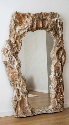 قاب آینه سنگی صخره ایی