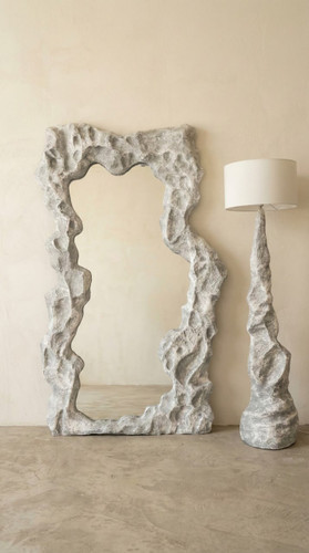 قاب آینه سنگی صخره ایی